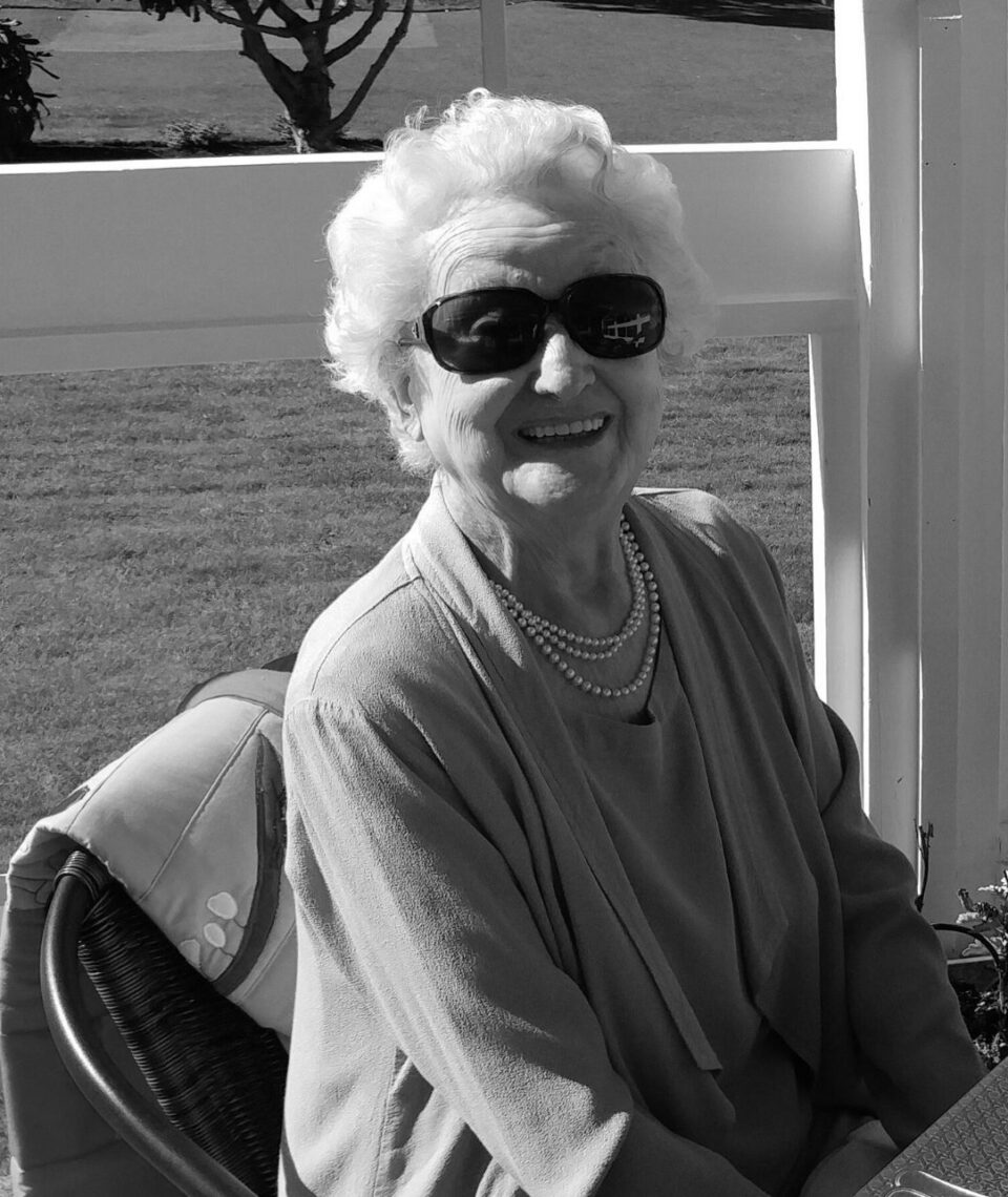 Winsome Lewis